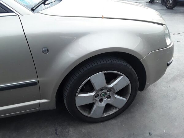 ALETA DELANTERA DERECHA SKODA SUPERB (3U4)