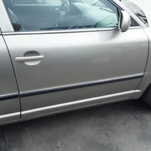 PUERTA DELANTERA DERECHA SKODA SUPERB (3U4)
