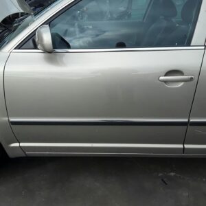PUERTA DELANTERA IZQUIERDA SKODA SUPERB (3U4)