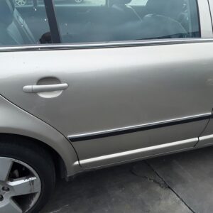 PUERTA TRASERA DERECHA SKODA SUPERB (3U4)
