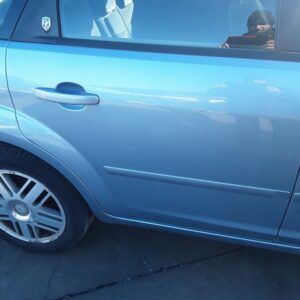 PUERTA TRASERA DERECHA FORD FOCUS BERLINA (CAP)
