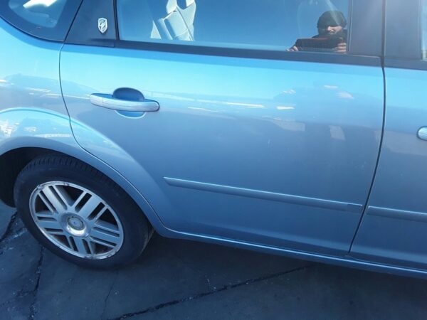 PUERTA TRASERA DERECHA FORD FOCUS BERLINA (CAP)