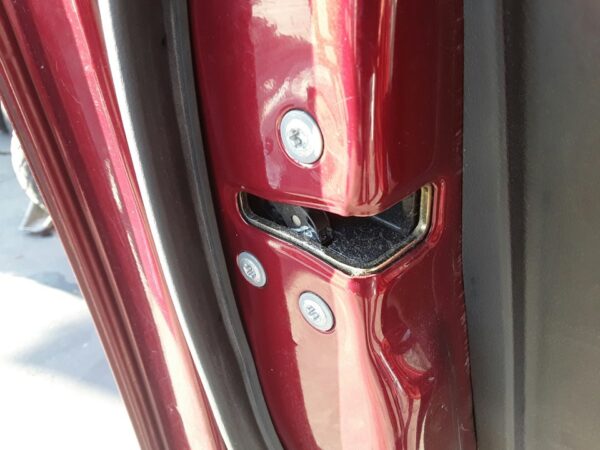 CERRADURA PUERTA DELANTERA IZQUIERDA TOYOTA COROLLA VERSO (R1)