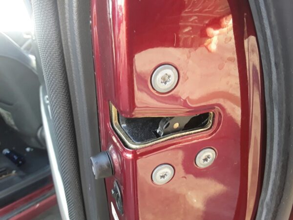 CERRADURA PUERTA TRASERA DERECHA TOYOTA COROLLA VERSO (R1)
