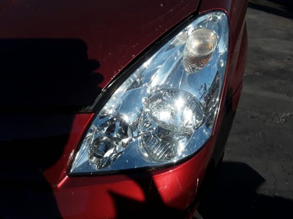 FARO IZQUIERDO TOYOTA COROLLA VERSO (R1)