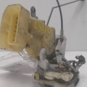 CERRADURA PUERTA DELANTERA IZQUIERDA TOYOTA YARIS (NCP1/NLP1/SCP1)