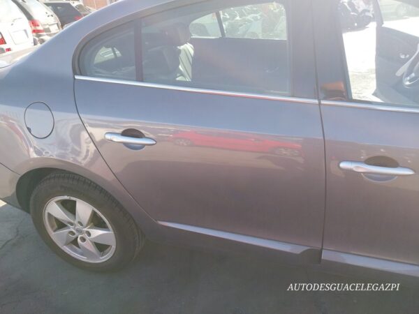 PUERTA TRASERA DERECHA RENAULT FLUENCE