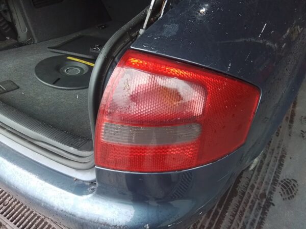 PILOTO TRASERO DERECHO AUDI A6 BERLINA (4B2)