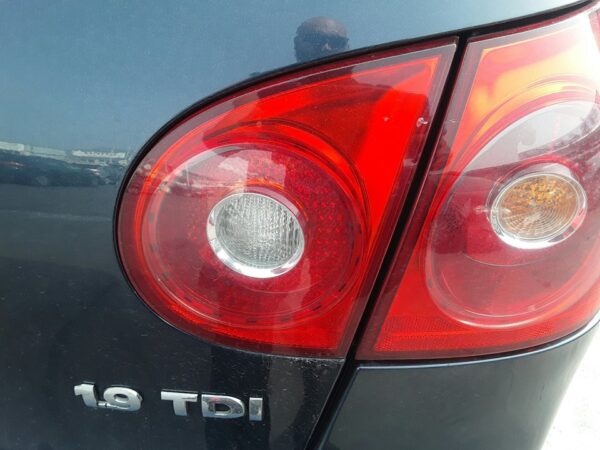 PILOTO TRASERO DERECHO INTERIOR VOLKSWAGEN GOLF V (1K1)(10.2003)