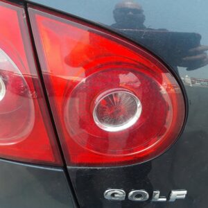 PILOTO TRASERO IZQUIERDO INTERIOR VOLKSWAGEN GOLF V (1K1)(10.2003)
