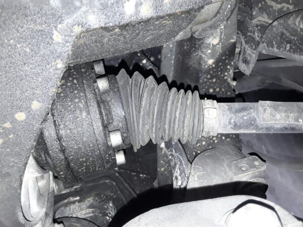 TRANSMISION DELANTERA IZQUIERDA VOLKSWAGEN GOLF V (1K1)(10.2003)