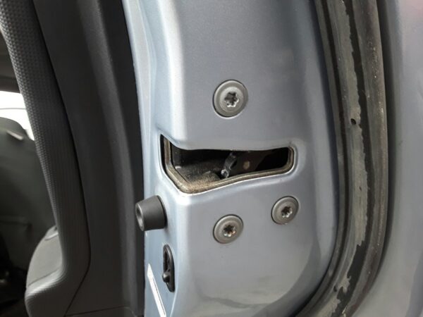 CERRADURA PUERTA TRASERA DERECHA TOYOTA AURIS (E15)