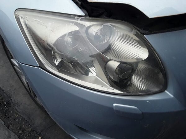 FARO DERECHO TOYOTA AURIS (E15)