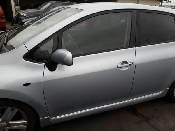 PUERTA DELANTERA IZQUIERDA TOYOTA AURIS (E15)