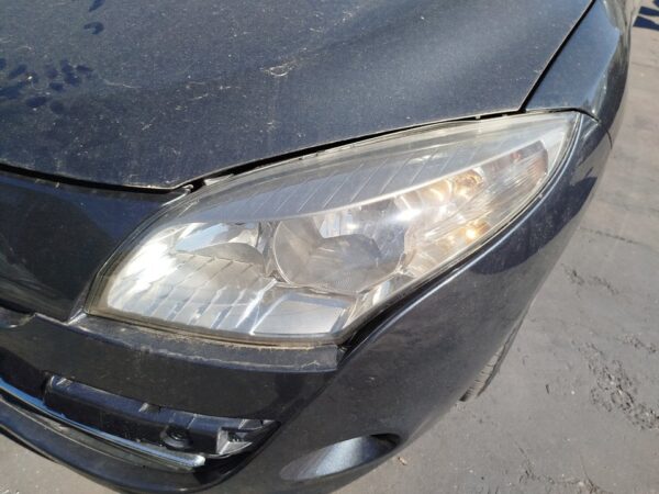 FARO IZQUIERDO RENAULT MEGANE III BERLINA 5P