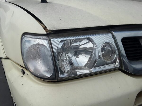 FARO DERECHO NISSAN TERRANO II (R20)