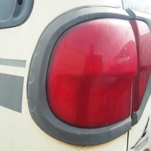 PILOTO TRASERO IZQUIERDO NISSAN TERRANO II (R20)