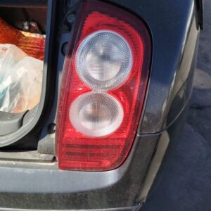 PILOTO TRASERO DERECHO NISSAN MICRA (K12E)