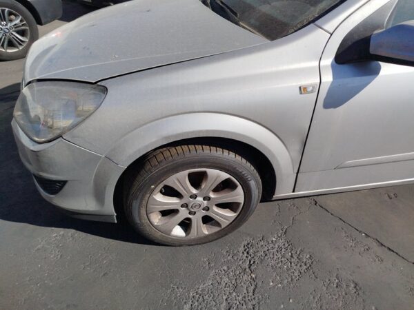 ALETA DELANTERA IZQUIERDA OPEL ASTRA H BERLINA