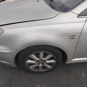 ALETA DELANTERA IZQUIERDA TOYOTA AVENSIS BERLINA (T25)