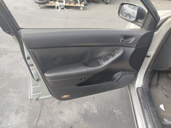 ELEVALUNAS DELANTERO IZQUIERDO TOYOTA AVENSIS BERLINA (T25)