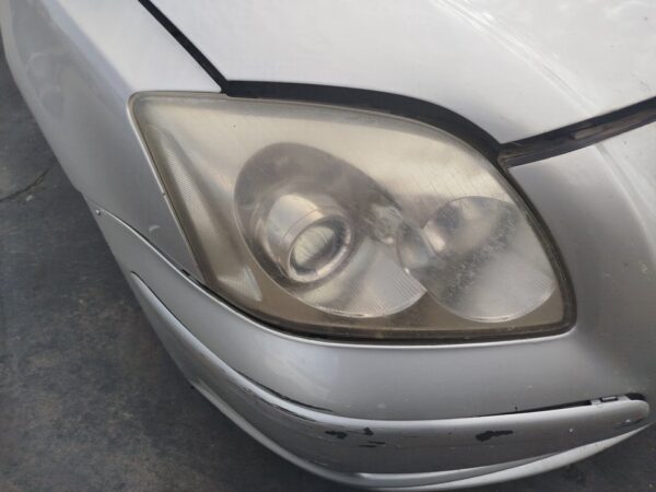 FARO DERECHO TOYOTA AVENSIS BERLINA (T25)