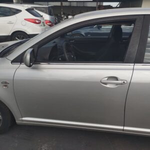 PUERTA DELANTERA IZQUIERDA TOYOTA AVENSIS BERLINA (T25)