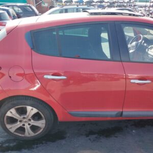 PUERTA TRASERA DERECHA RENAULT MEGANE III BERLINA 5P