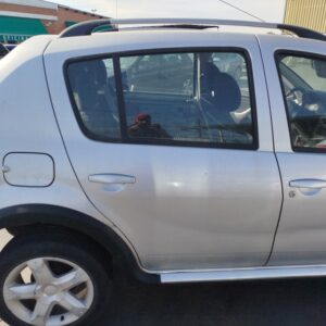 PUERTA TRASERA DERECHA DACIA SANDERO