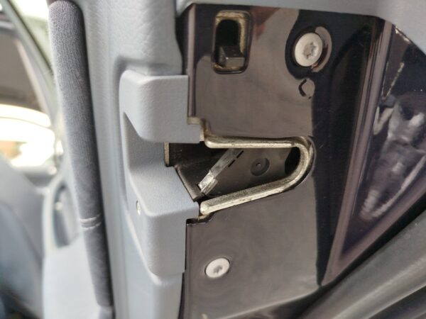 CERRADURA PUERTA TRASERA DERECHA MERCEDES-BENZ CLASE C (BM 203) BERLINA
