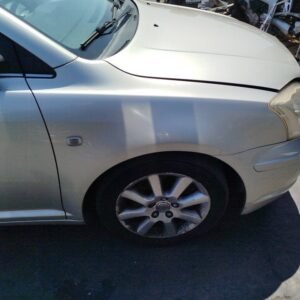 ALETA DELANTERA DERECHA TOYOTA AVENSIS BERLINA (T25)