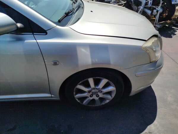 ALETA DELANTERA DERECHA TOYOTA AVENSIS BERLINA (T25)