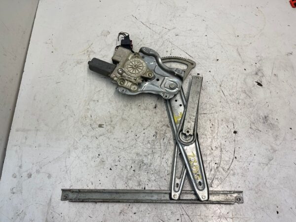 ELEVALUNAS DELANTERO IZQUIERDO TOYOTA COROLLA (E12)