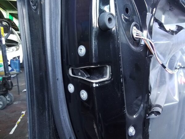 CERRADURA PUERTA DELANTERA IZQUIERDA TOYOTA YARIS (KSP9/SCP9/NLP9)