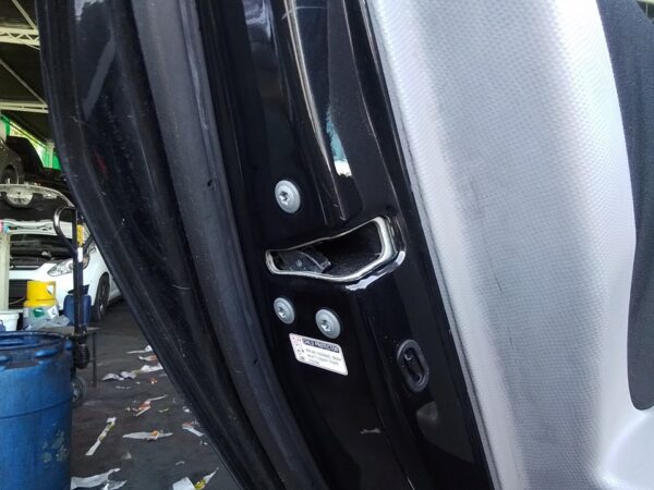 CERRADURA PUERTA TRASERA IZQUIERDA TOYOTA YARIS (KSP9/SCP9/NLP9)