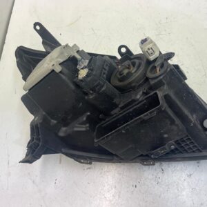 FARO IZQUIERDO TOYOTA AVENSIS BERLINA (T25)