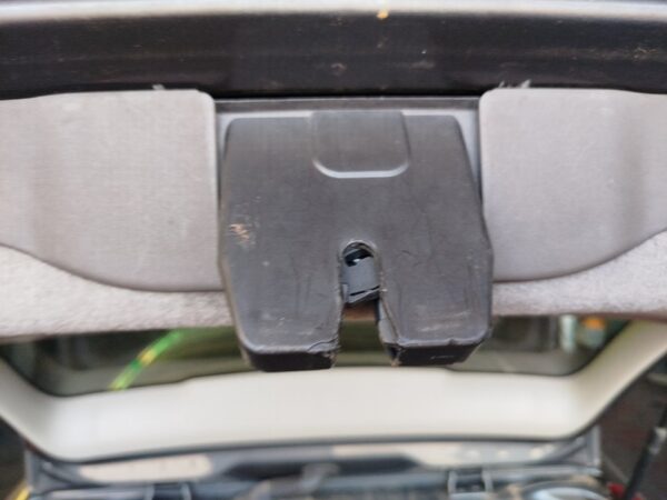 CERRADURA MALETERO / PORTON VOLVO V50 FAMILIAR