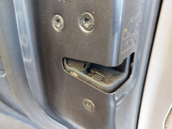 CERRADURA PUERTA TRASERA IZQUIERDA VOLVO V50 FAMILIAR
