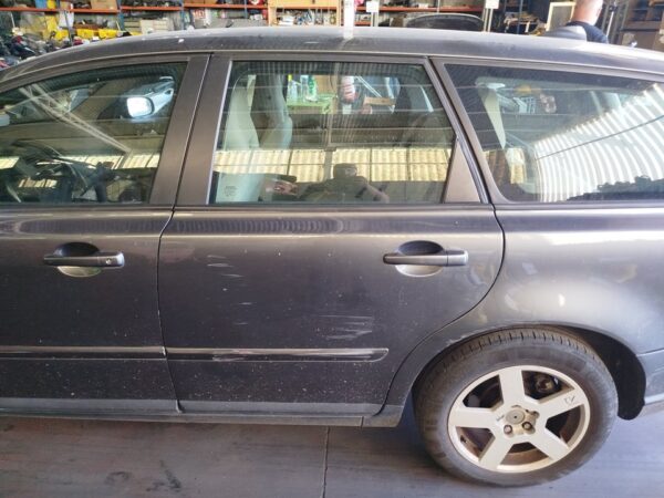 PUERTA TRASERA IZQUIERDA VOLVO V50 FAMILIAR