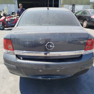 TAPA MALETERO OPEL ASTRA H BERLINA