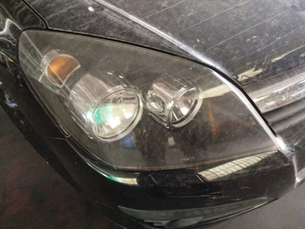FARO DERECHO OPEL ASTRA H BERLINA