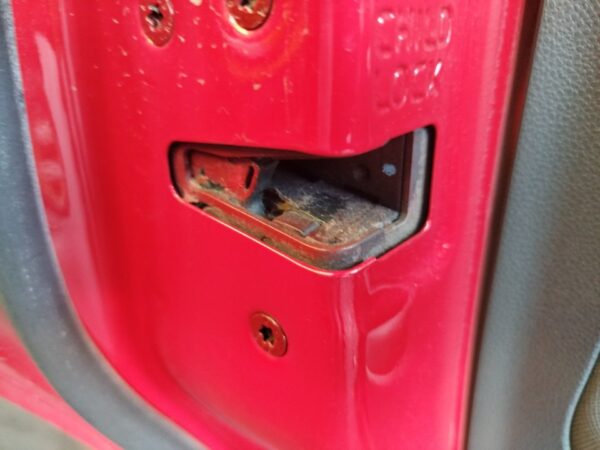 CERRADURA PUERTA TRASERA IZQUIERDA VOLVO S40 BERLINA