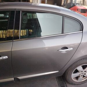 PUERTA TRASERA IZQUIERDA RENAULT FLUENCE