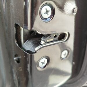 CERRADURA PUERTA TRASERA DERECHA NISSAN QASHQAI (J11E)