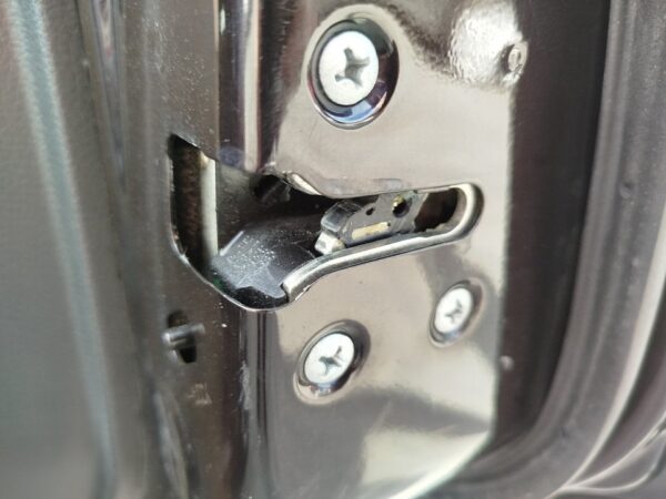 CERRADURA PUERTA TRASERA DERECHA NISSAN QASHQAI (J11E)