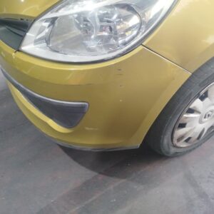 PARAGOLPES DELANTERO RENAULT CLIO III