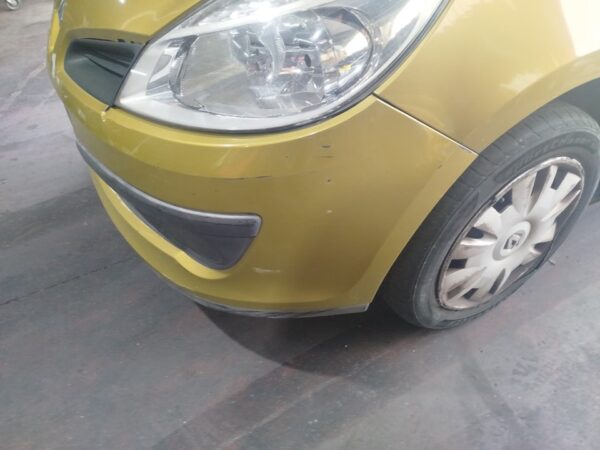 PARAGOLPES DELANTERO RENAULT CLIO III