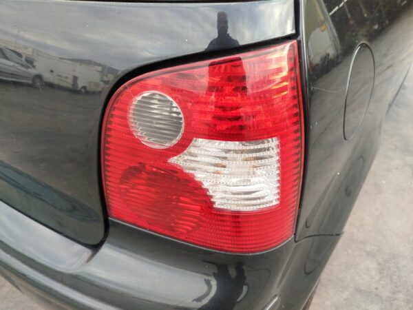 PILOTO TRASERO DERECHO VOLKSWAGEN POLO IV (9N1)
