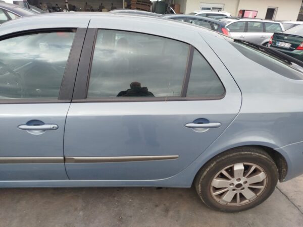 PUERTA TRASERA IZQUIERDA RENAULT LAGUNA II (BG0)