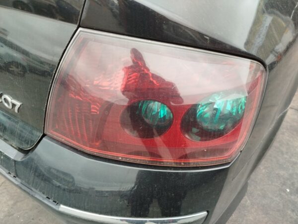 PILOTO TRASERO DERECHO PEUGEOT 407